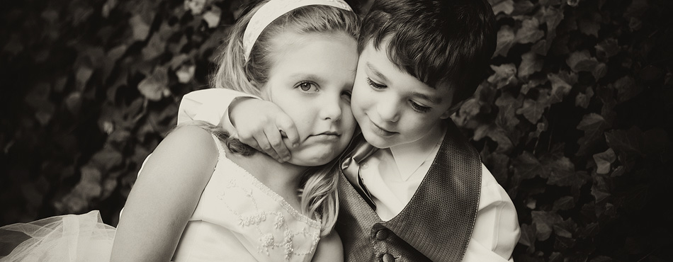 St. Louis, MO siblings photography by Dinan Photo, a Belleville, IL photographer